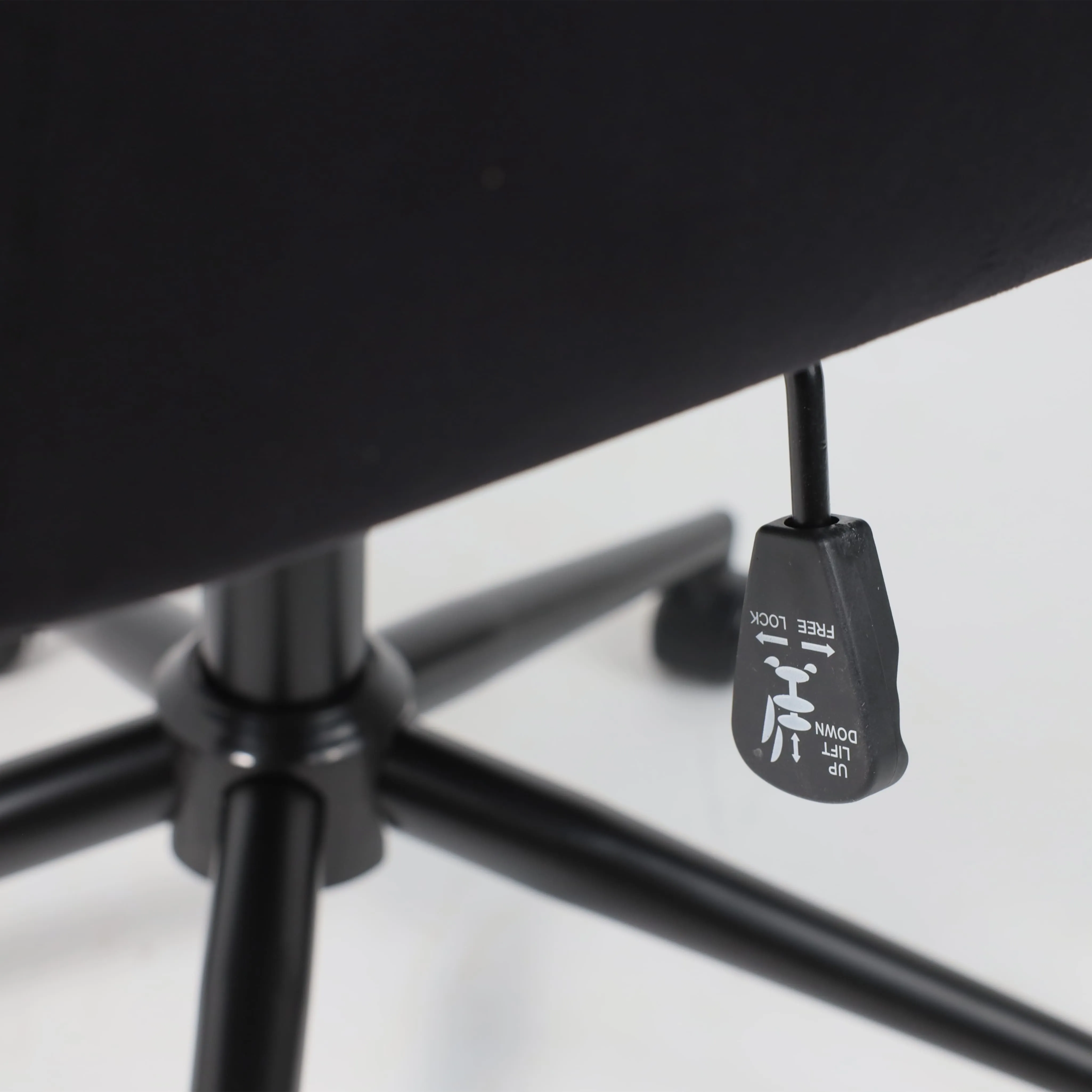 Кресло поворотное BELLA XL black, Seven 035, велюр/черный