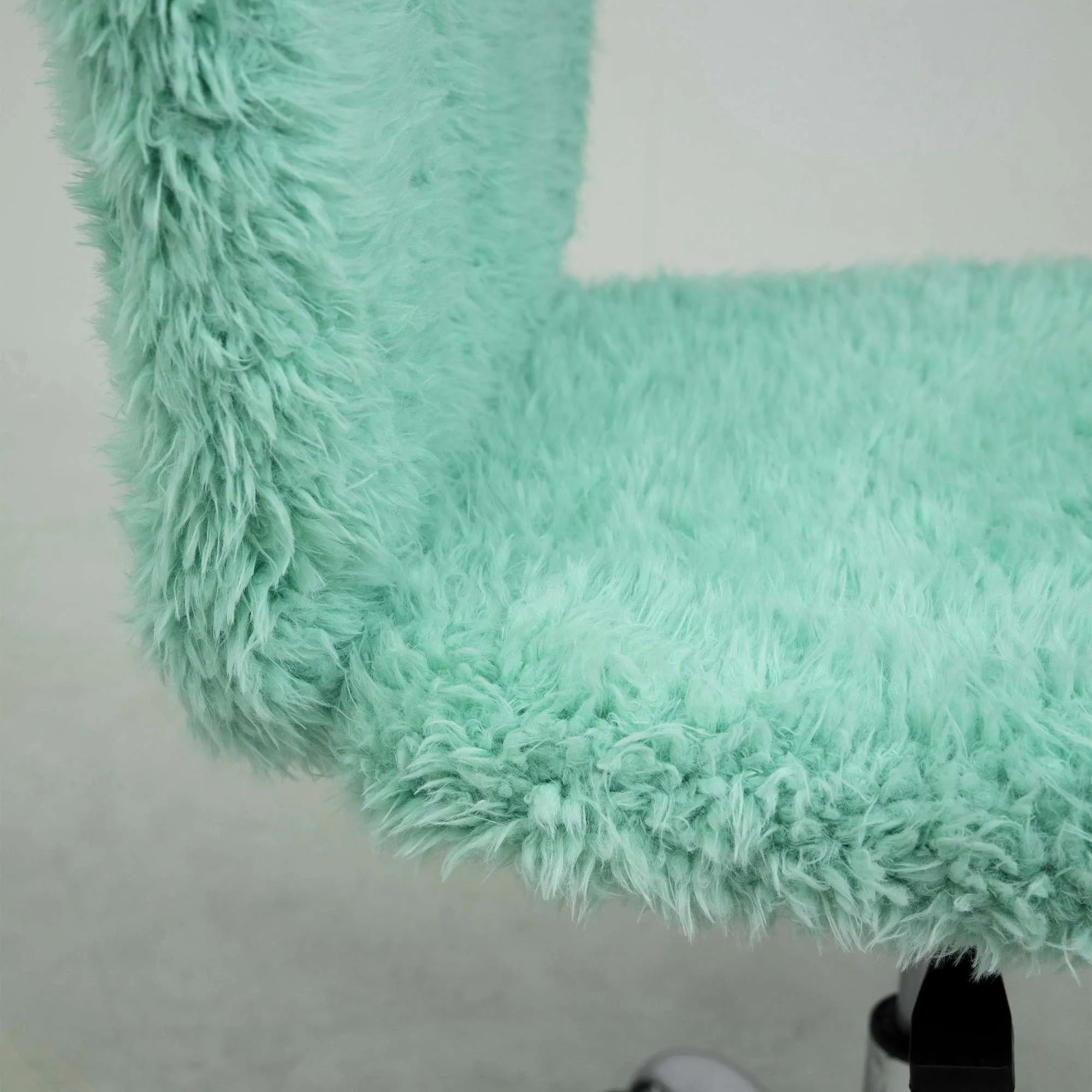 Кресло поворотное FLUFFY, искусственный мех, мятный