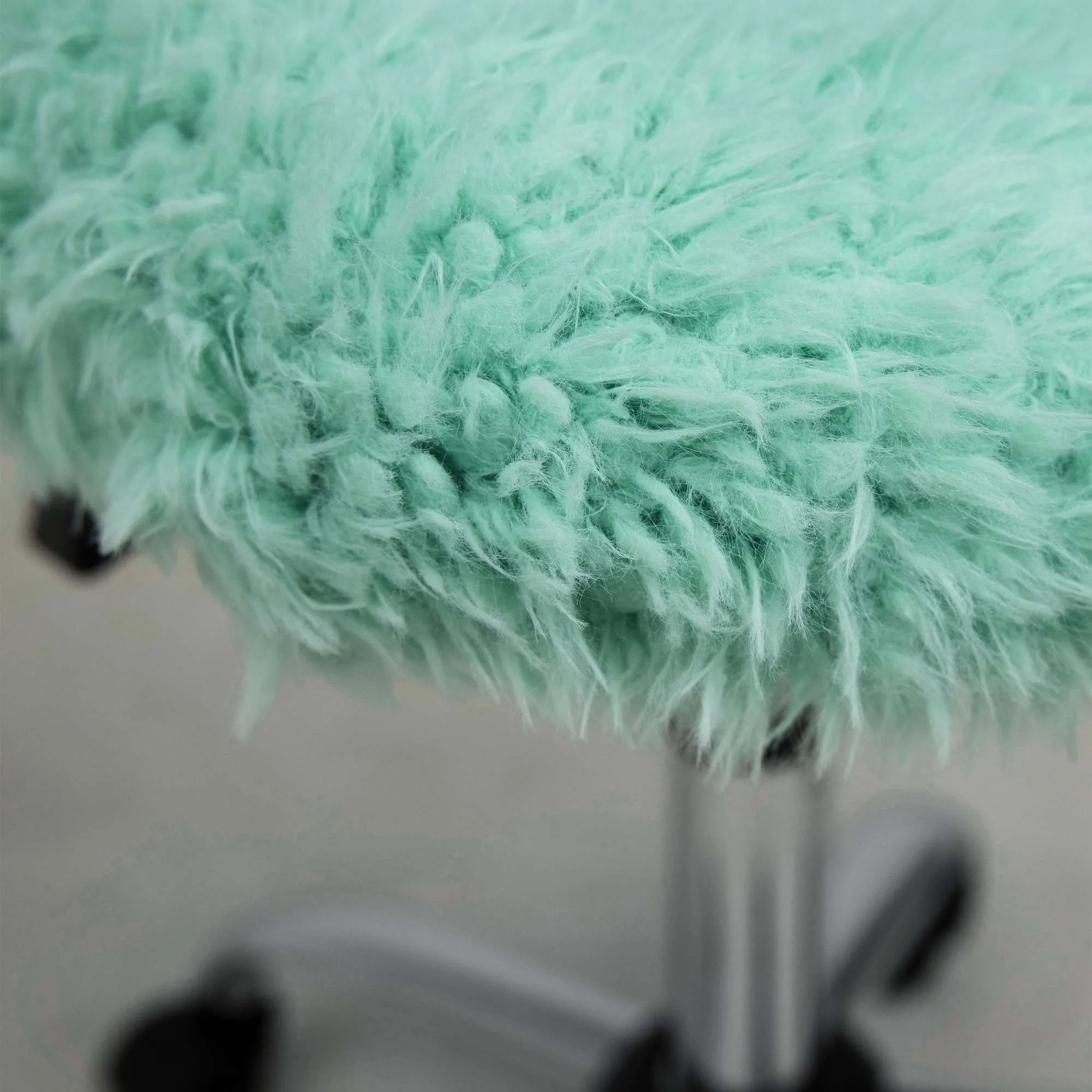 Кресло поворотное FLUFFY, искусственный мех, мятный