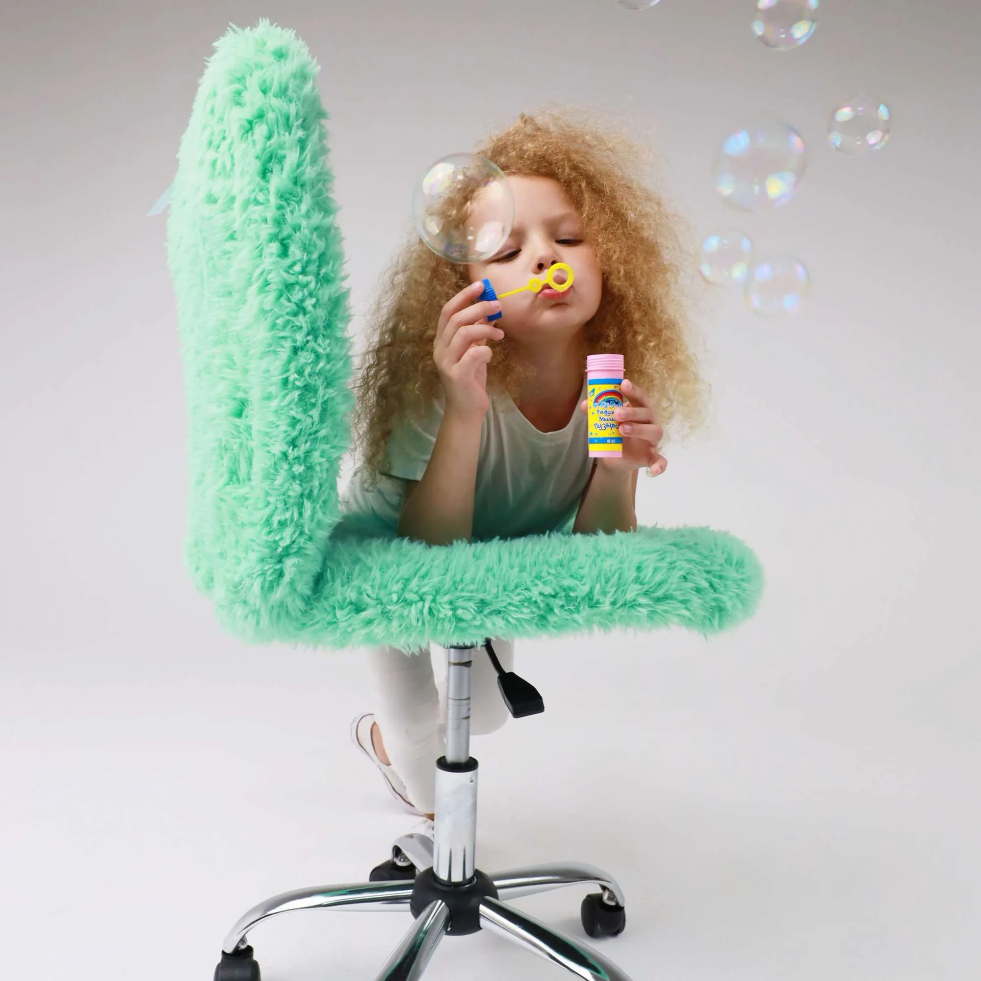 Кресло поворотное FLUFFY, искусственный мех, мятный